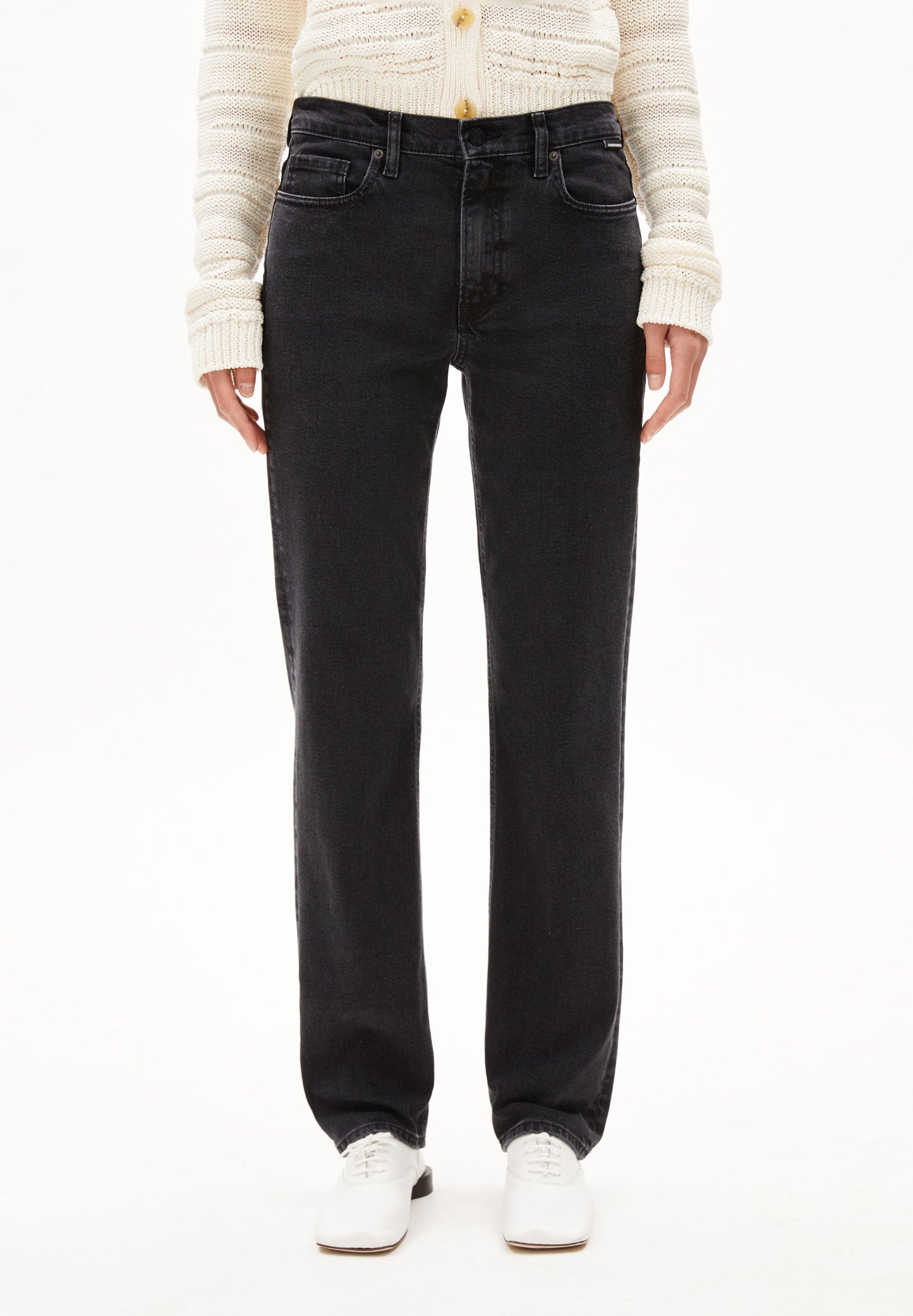 CARENAA MID STRAIGHT JEANS | EBONY | CUTS
