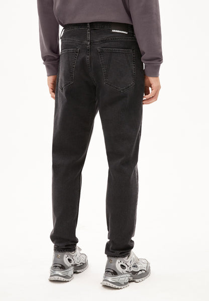 AARJO TARPA TAPERED JEANS | BLACK WASHED AUTHENTIC | CUTS