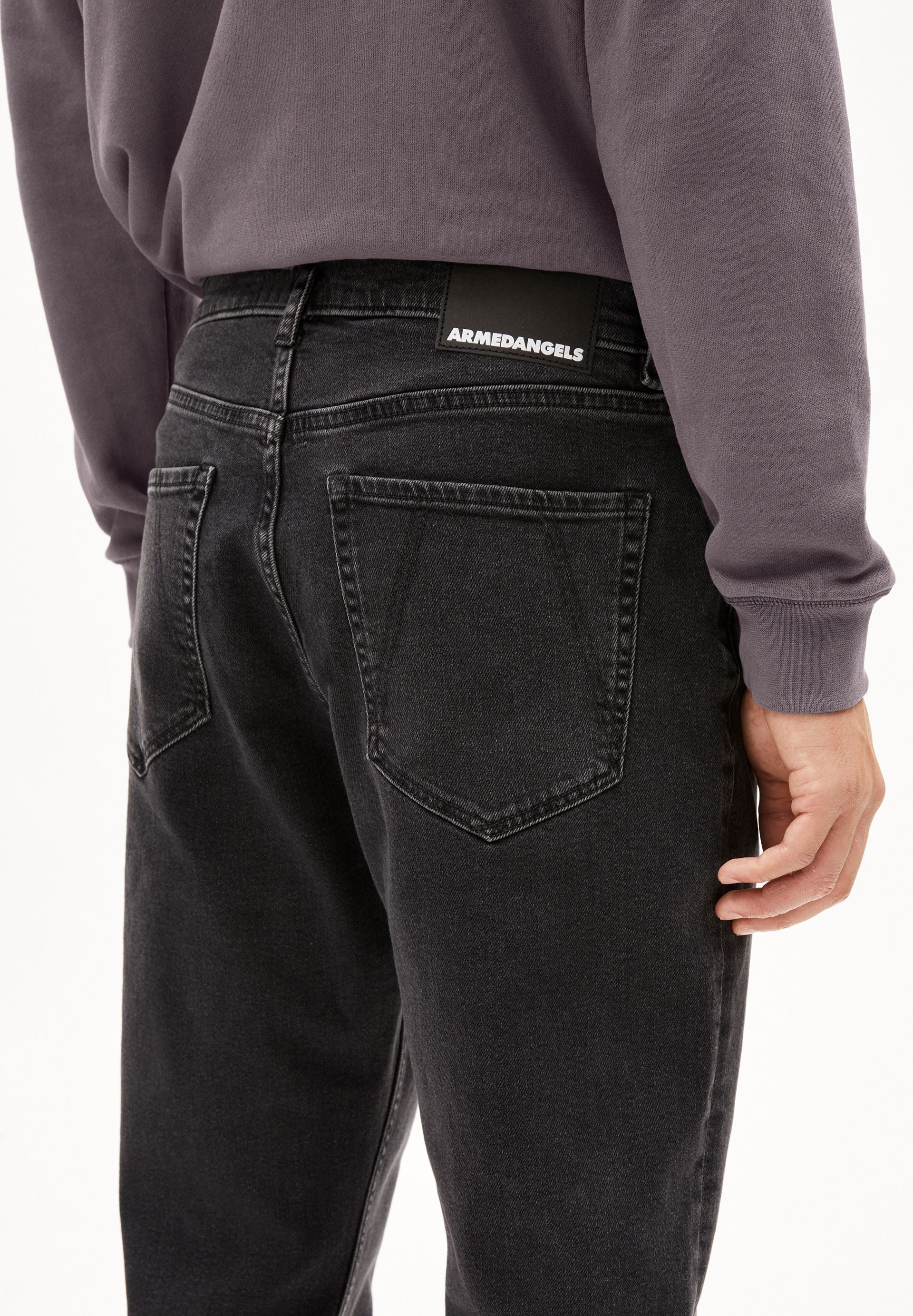 AARJO TARPA TAPERED JEANS | BLACK WASHED AUTHENTIC | CUTS