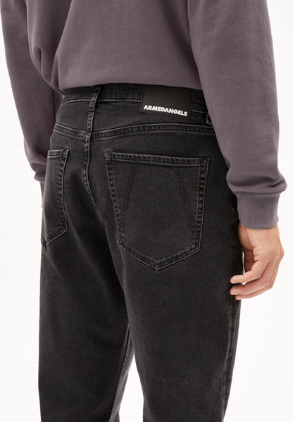 AARJO TARPA TAPERED JEANS | BLACK WASHED AUTHENTIC | CUTS