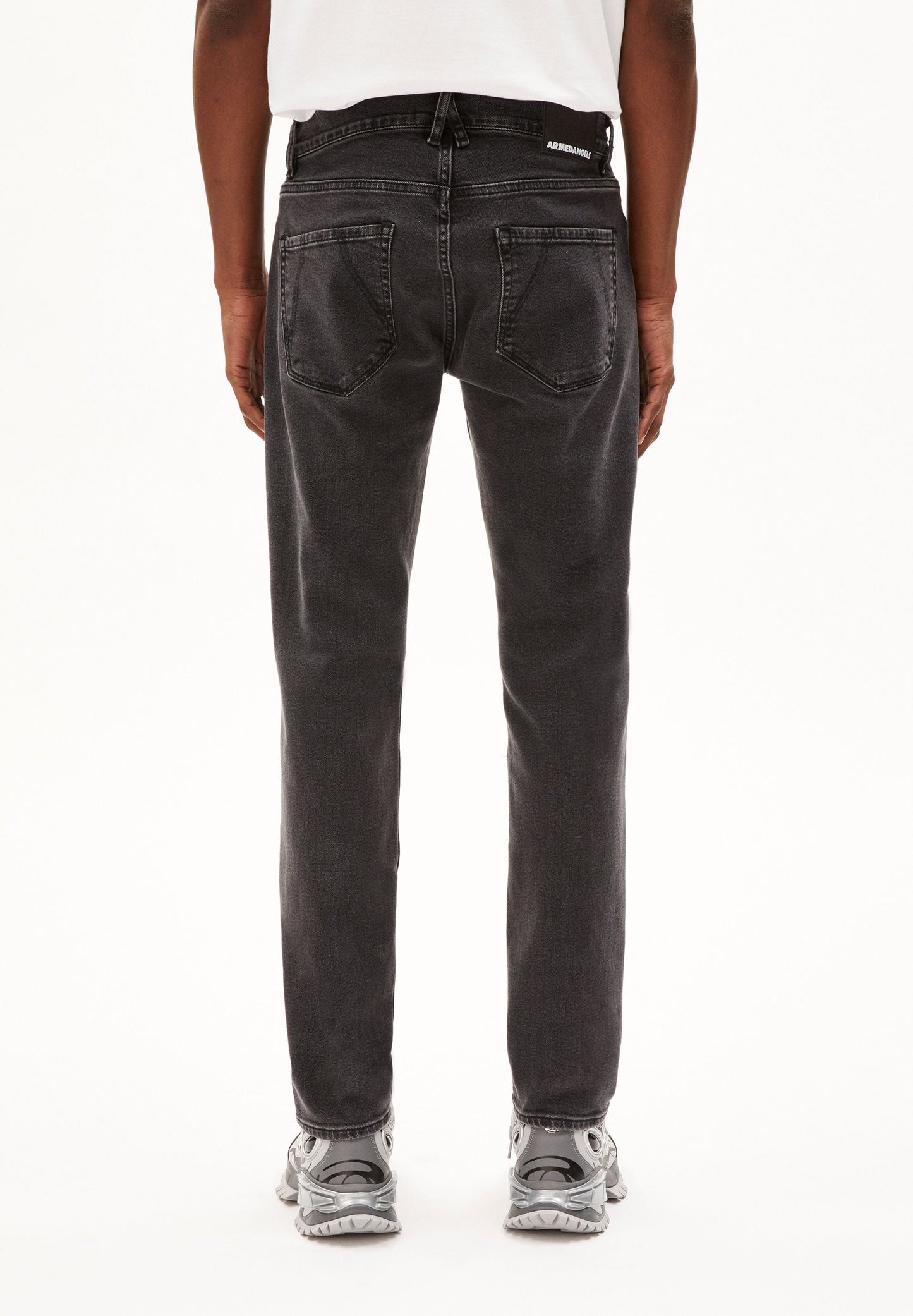 IAAN SLIM JEANS | SMOKED | CUTS