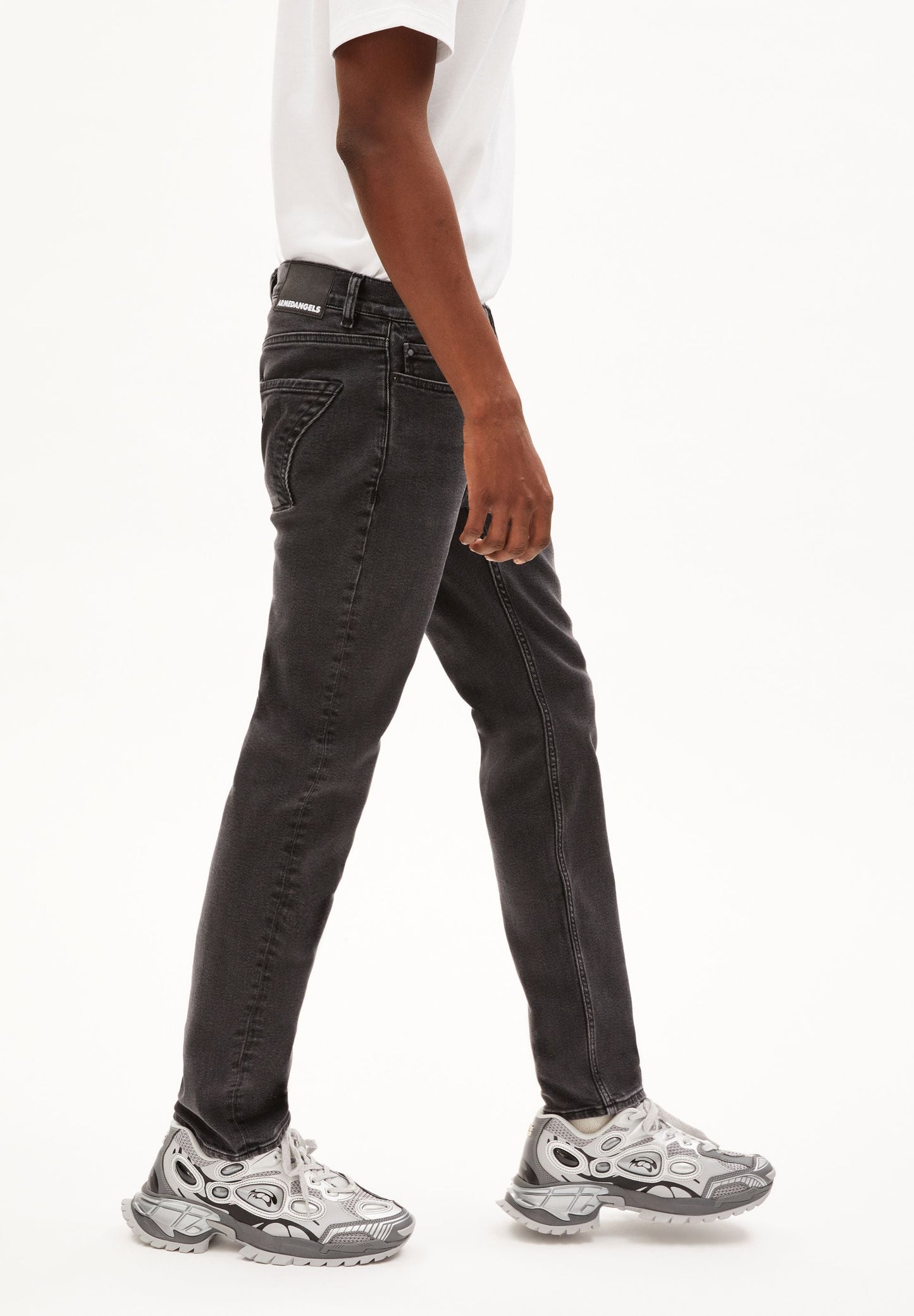 IAAN SLIM JEANS | SMOKED | CUTS