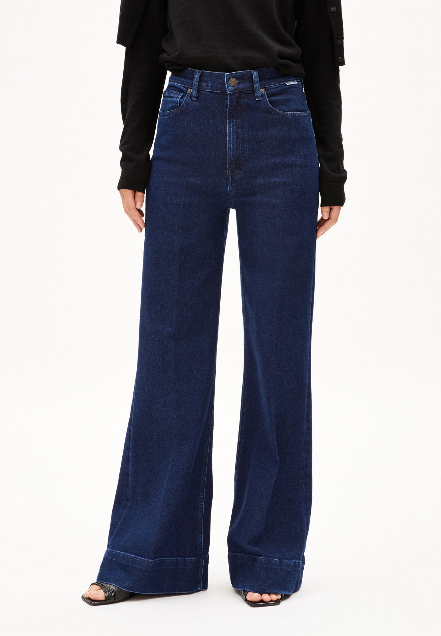 MURLIAA HIGH WAIST WIDE JEANS | POLAR | CUTS
