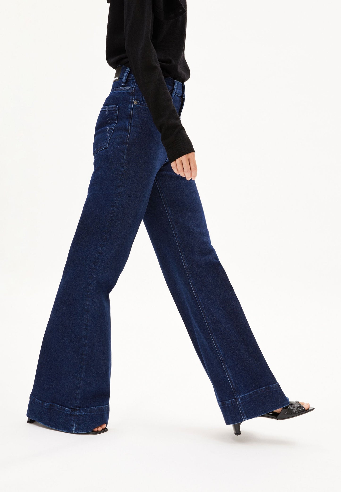MURLIAA HIGH WAIST WIDE JEANS | POLAR | CUTS