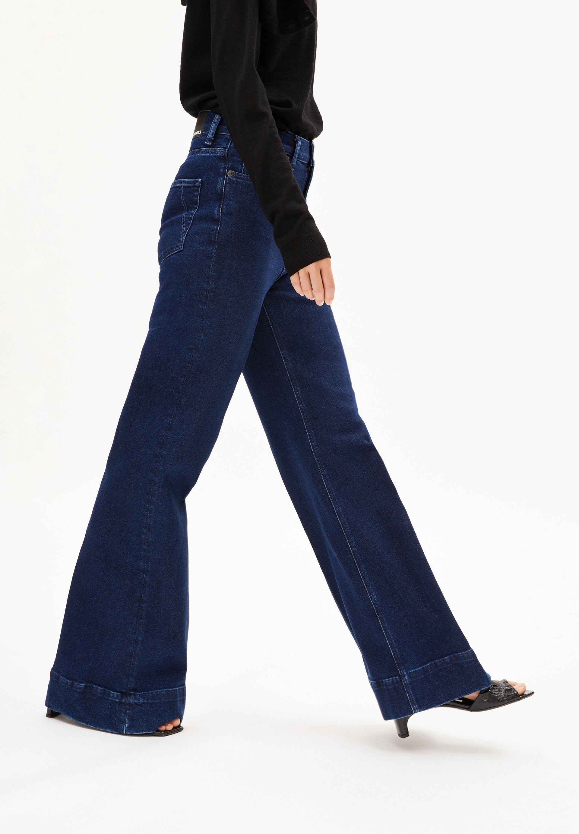 MURLIAA HIGH WAIST WIDE JEANS | POLAR | CUTS