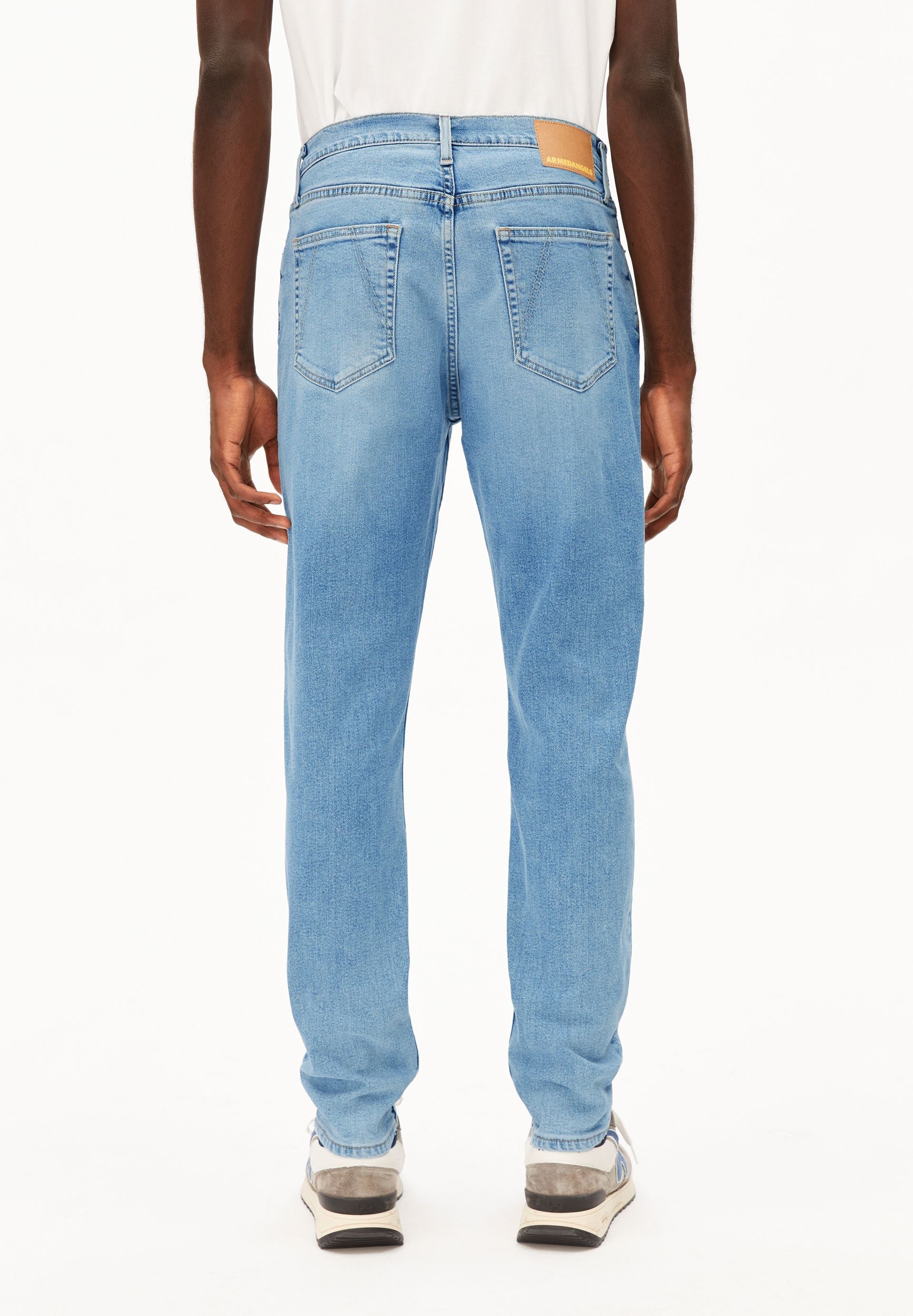 AARJO TARPA TAPERED JEANS | CLOUD | CUTS