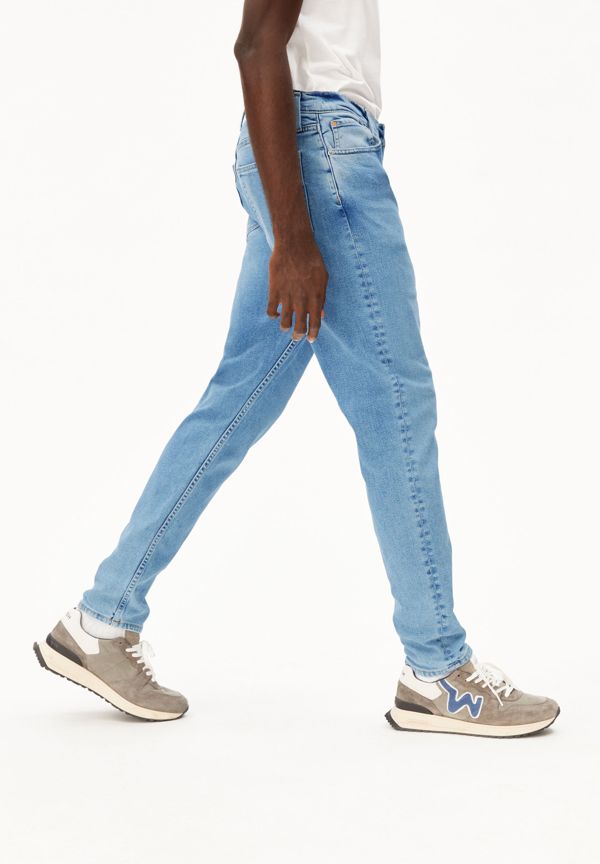 AARJO TARPA TAPERED JEANS | CLOUD | CUTS