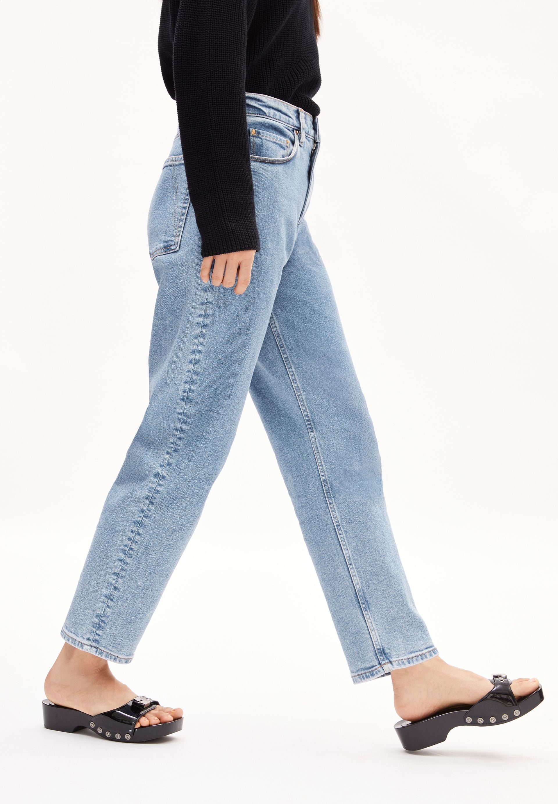 MAIRAA HIGH WAIST MOM JEANS | EUROPIE | CUTS