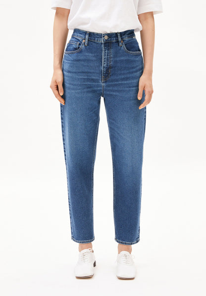 MAIRAA HIGH WAIST MOM JEANS | CARME | CUTS