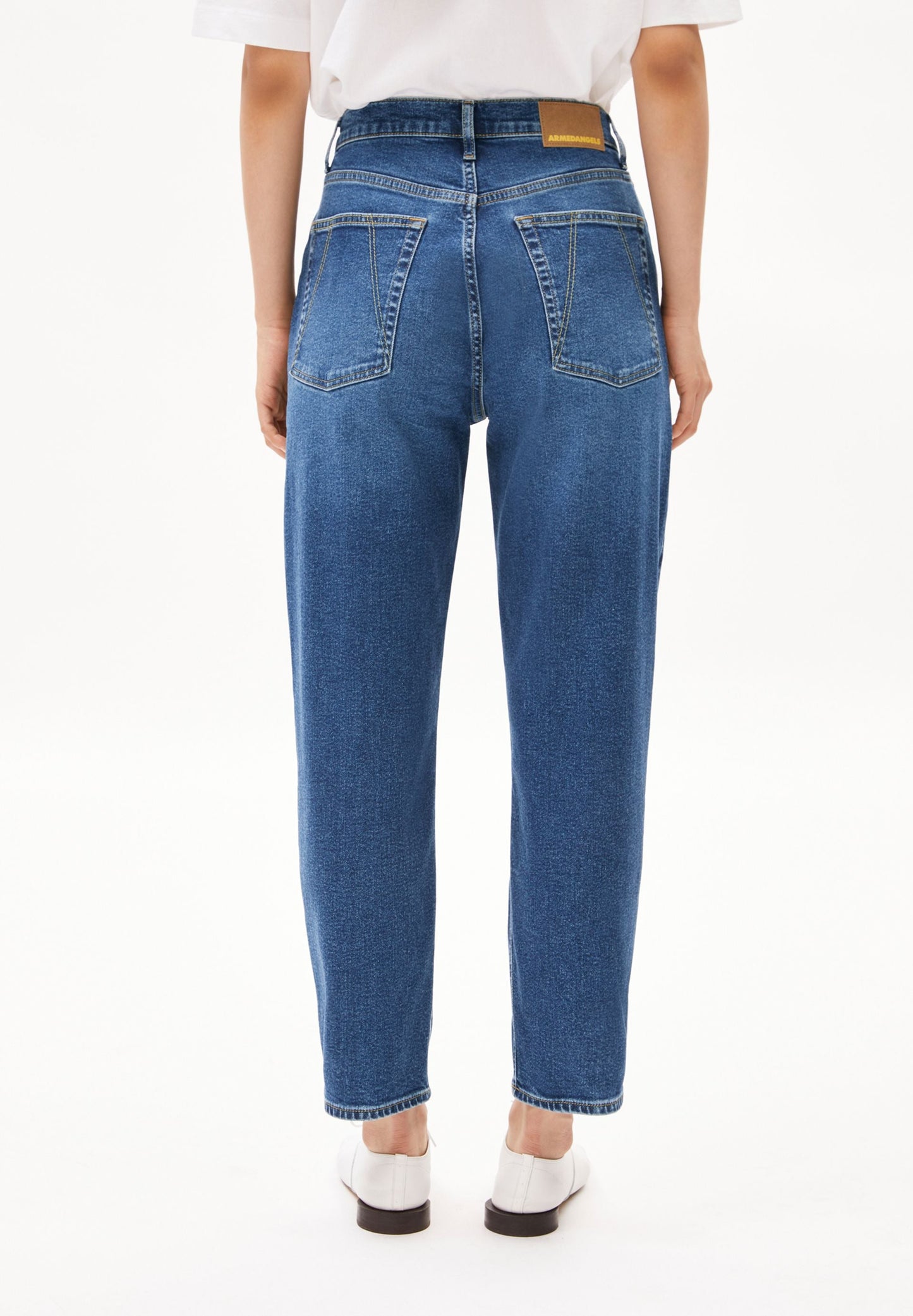 MAIRAA HIGH WAIST MOM JEANS | CARME | CUTS