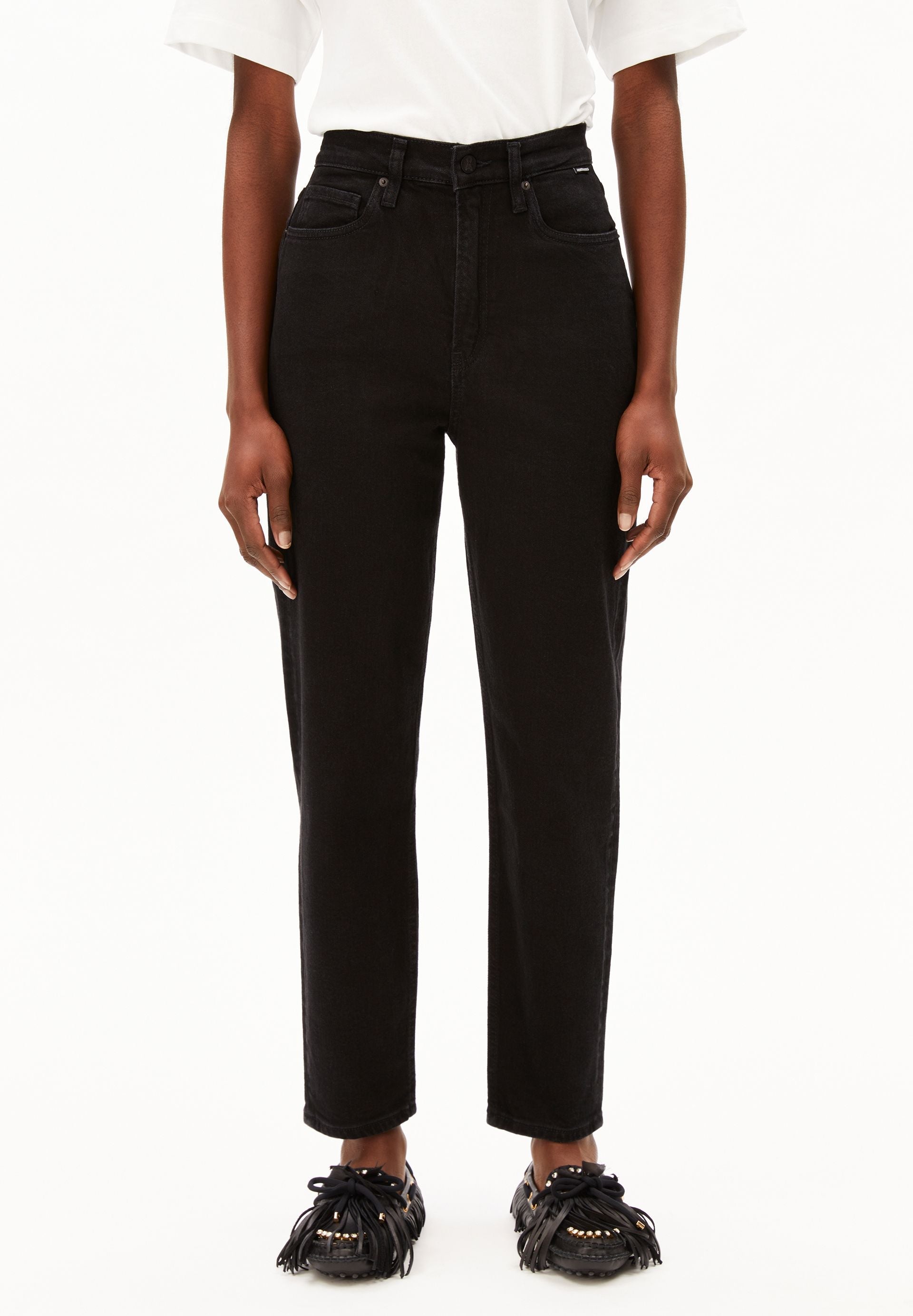 MAIRAA | BLACK | CUTS