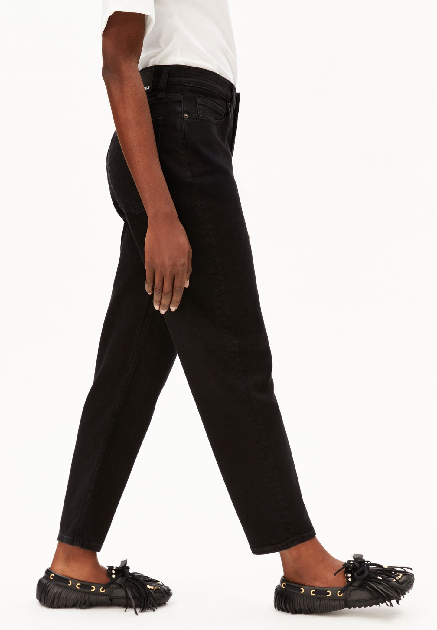 MAIRAA | BLACK | CUTS
