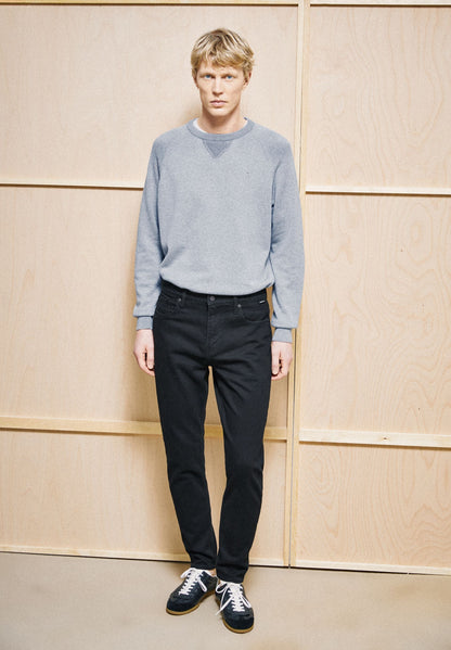 AARJO TARPA TAPERED JEANS | RINSE BLACK | CUTS