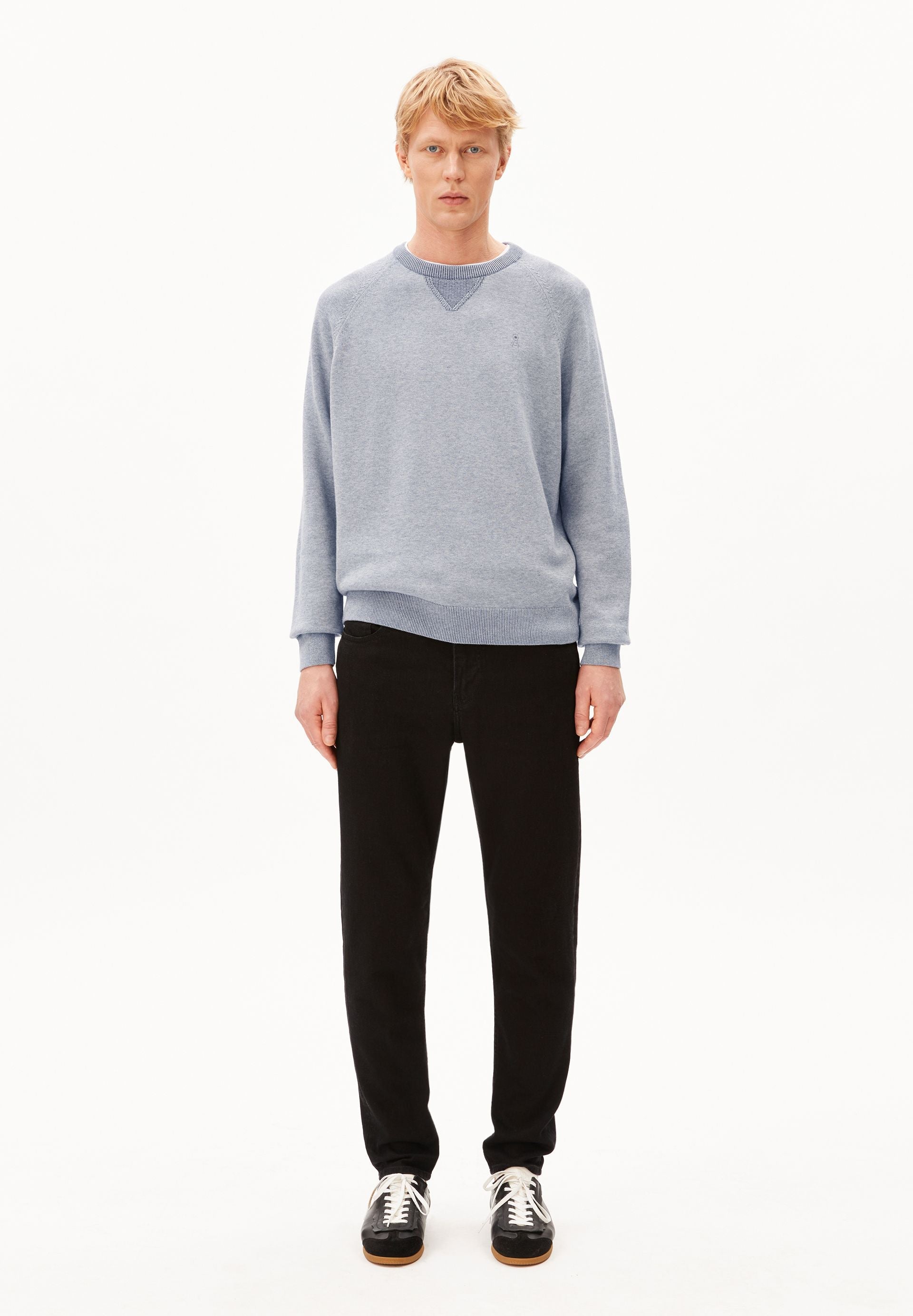 AARJO TARPA TAPERED JEANS | RINSE BLACK | CUTS