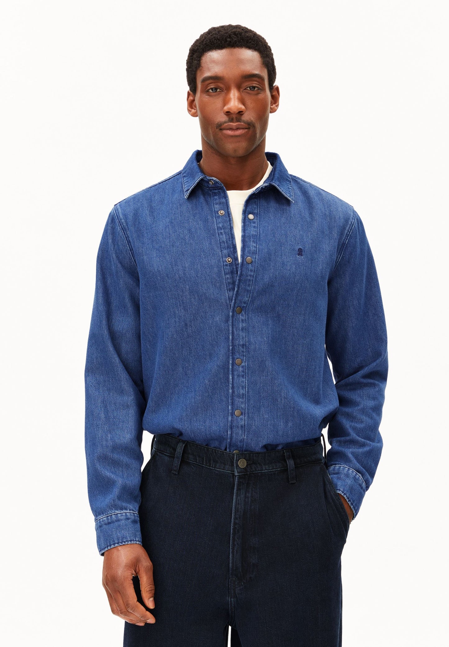 CLASSIC DENIM SHIRT | CUTS