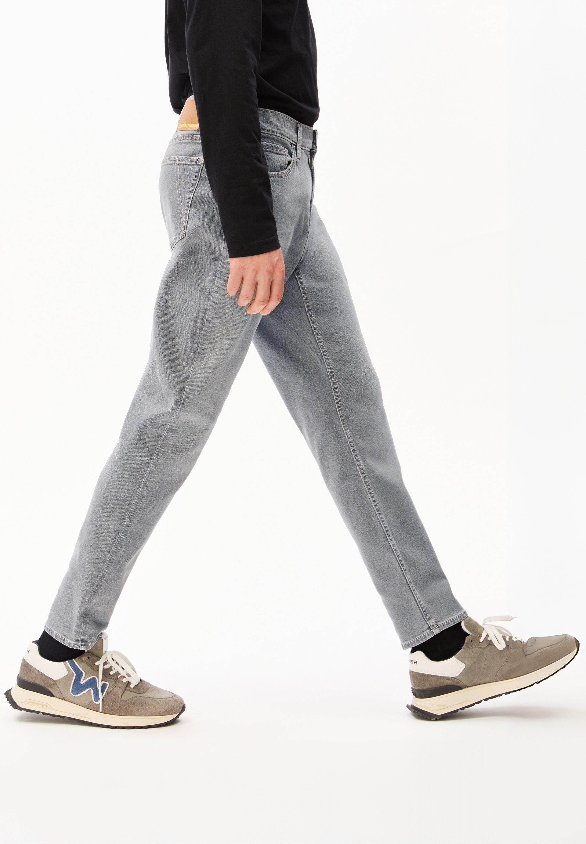 AARJO TARPA TAPERED JEANS | MAUNA | CUTS