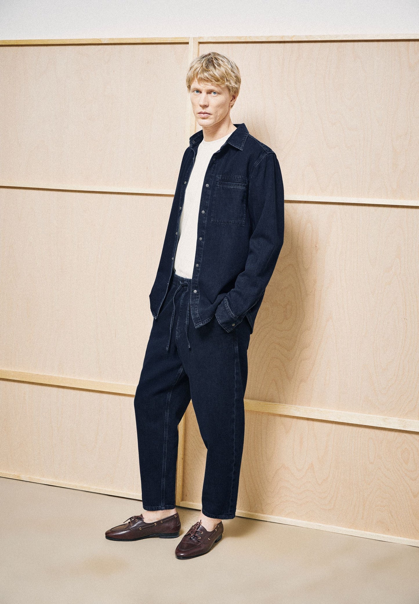 PULL-ON TAPERED JEANS | LOLITE | CUTS
