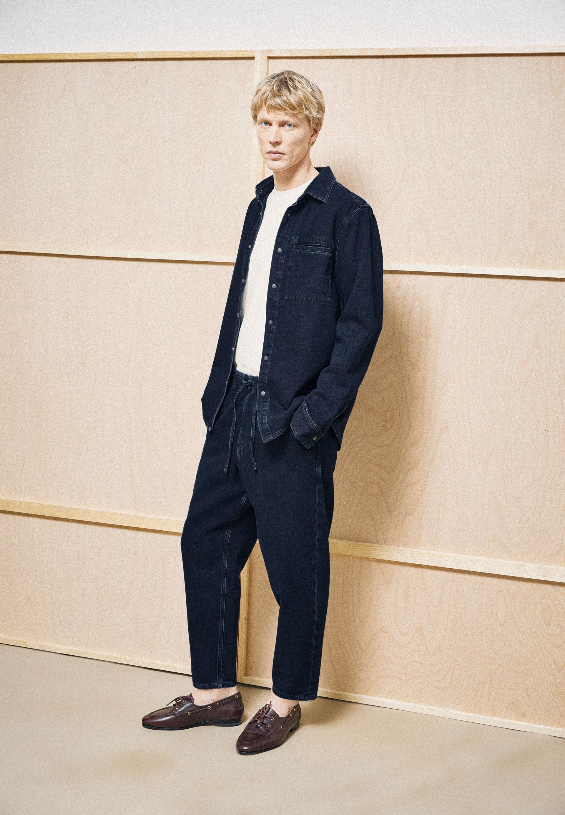 PULL-ON TAPERED JEANS | LOLITE | CUTS