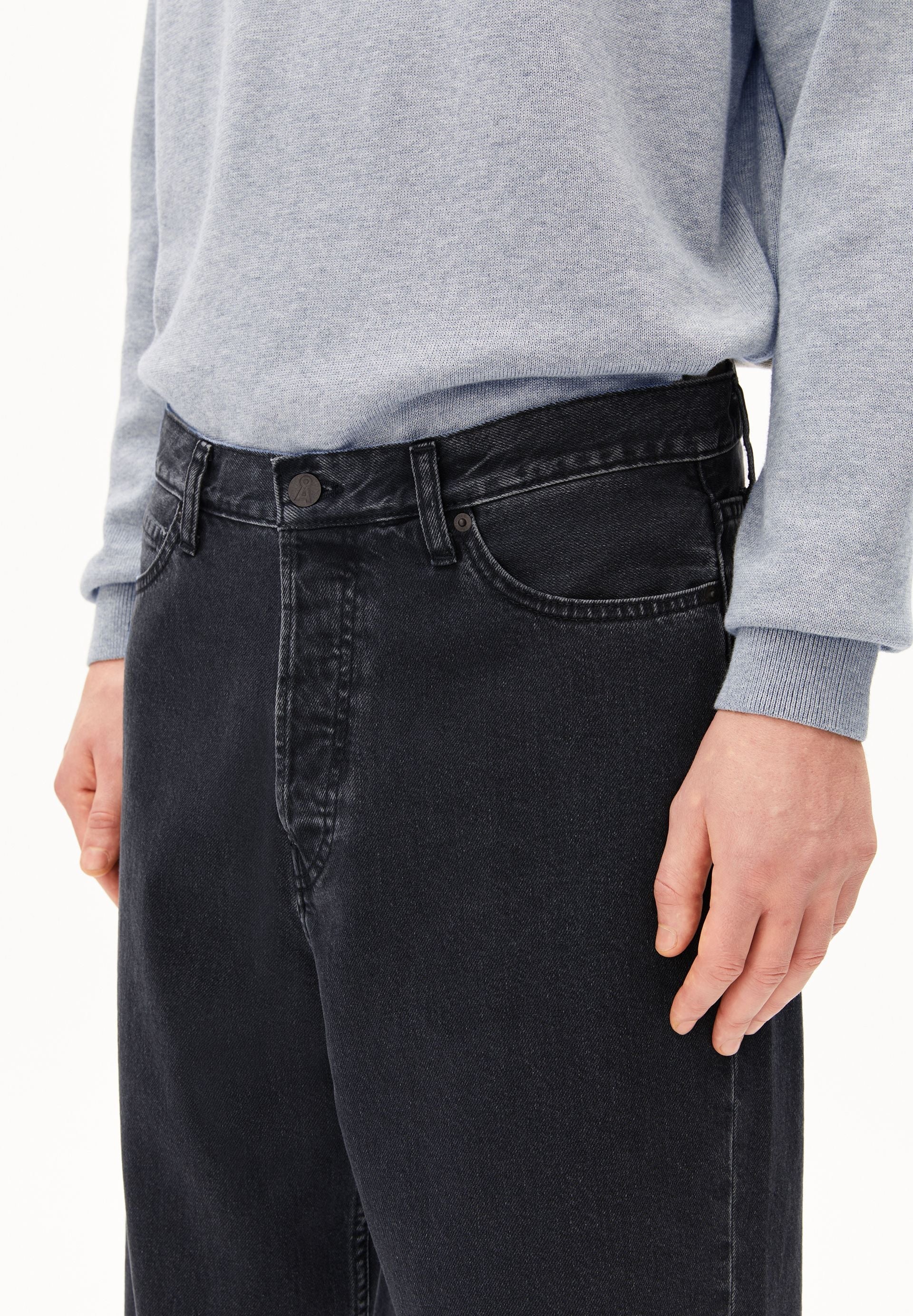 JAAMEO BAGGY JEANS | EBONY BLACK | CUTS