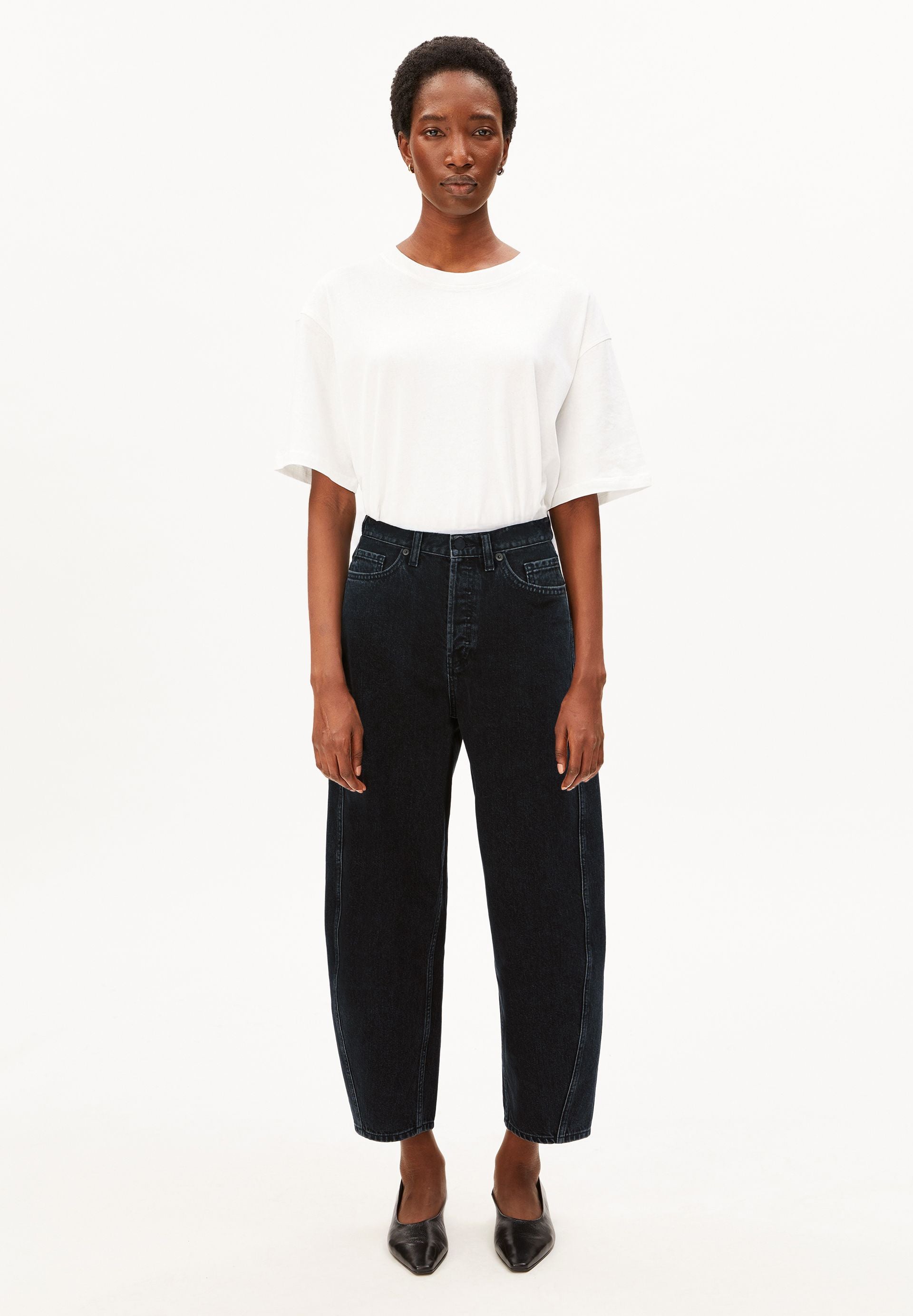 BAARLY HIGH WAIST BARREL JEANS | EBONY BLACK | CUTS