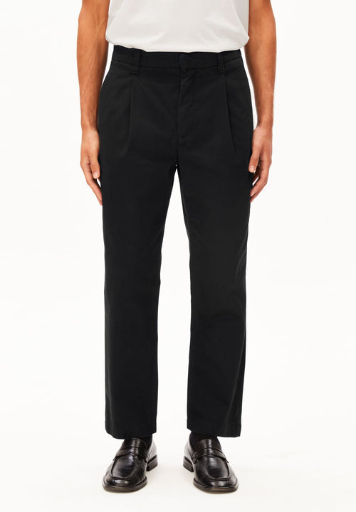 TAAMIR PLEATED CHINOS | BLACK | CUTS