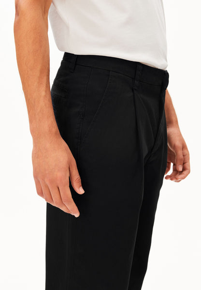 TAAMIR PLEATED CHINOS | BLACK | CUTS