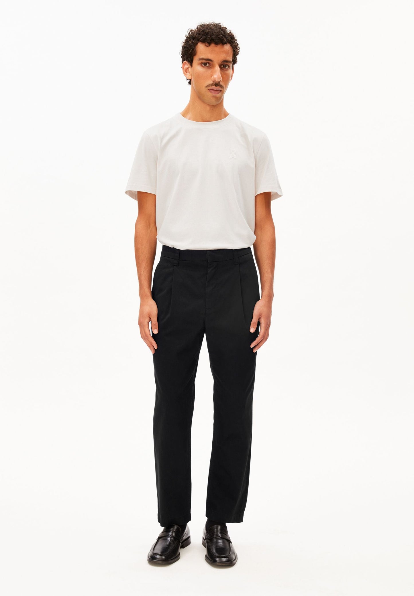 TAAMIR PLEATED CHINOS | BLACK | CUTS
